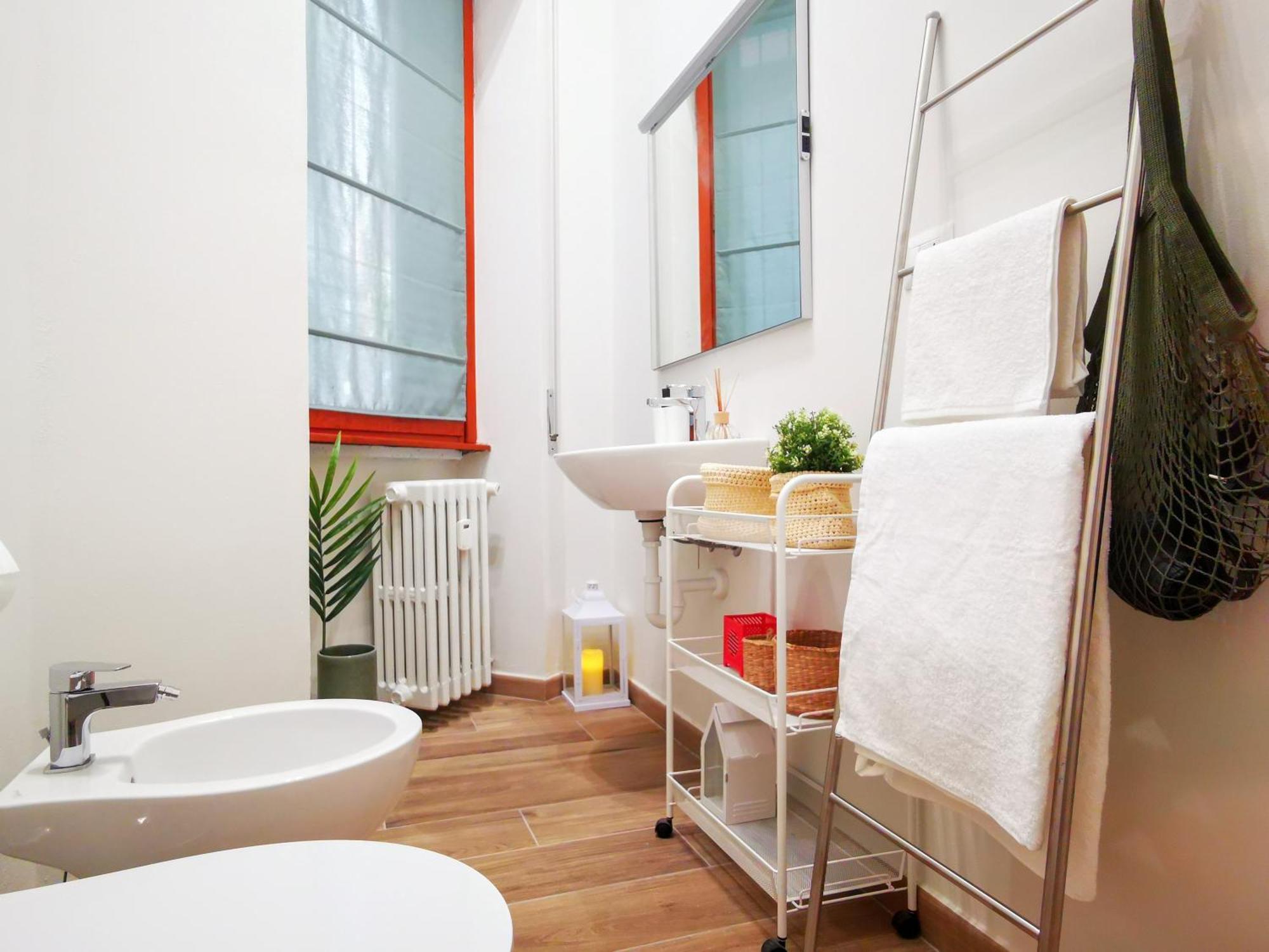 Spacious Apartment 50 Meters From The Metro ميلان الغرفة الصورة