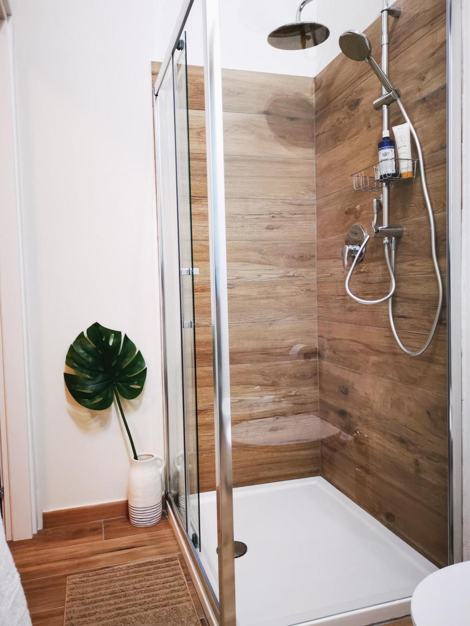Spacious Apartment 50 Meters From The Metro ميلان الغرفة الصورة