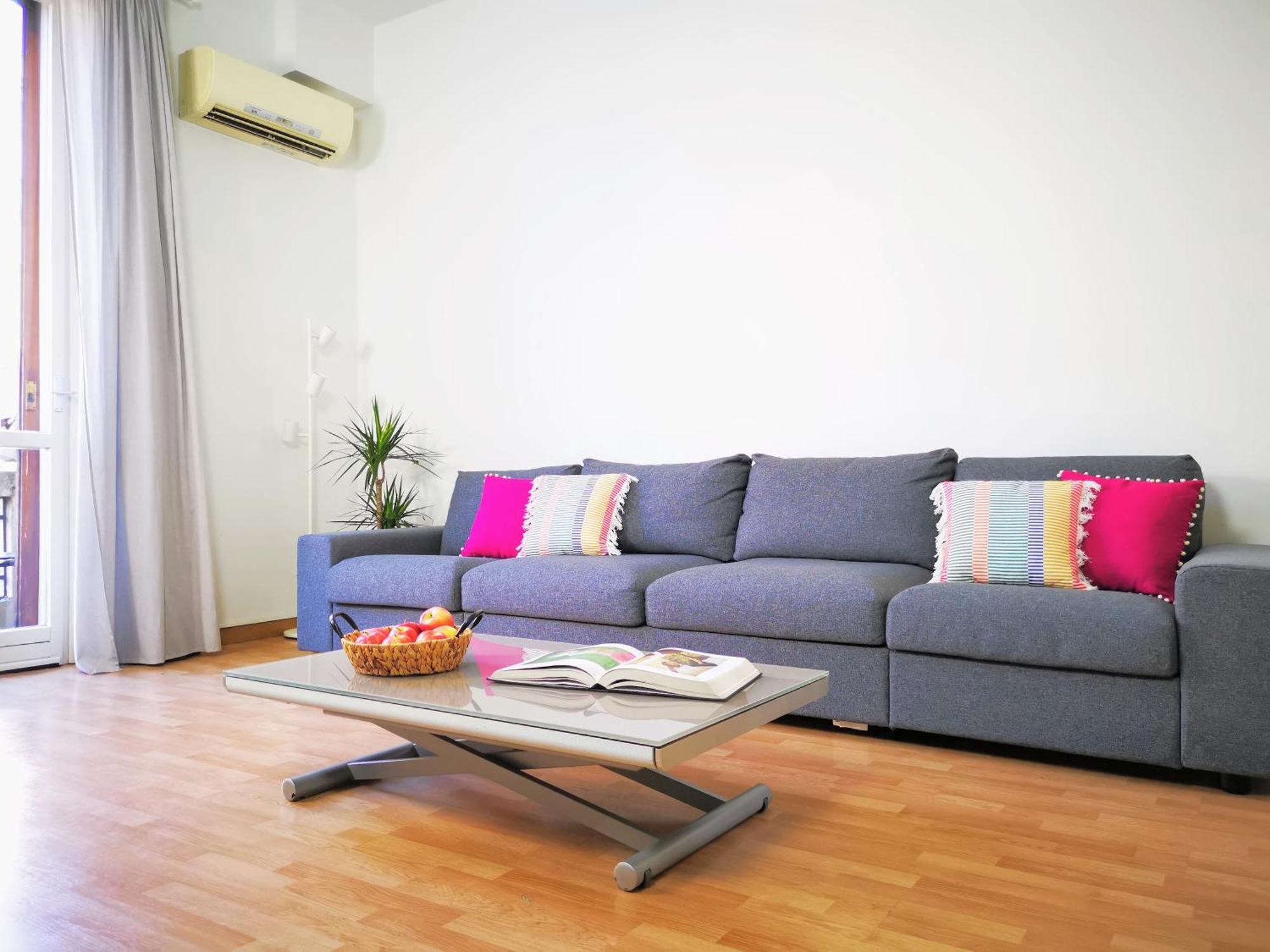 Spacious Apartment 50 Meters From The Metro ميلان المظهر الخارجي الصورة
