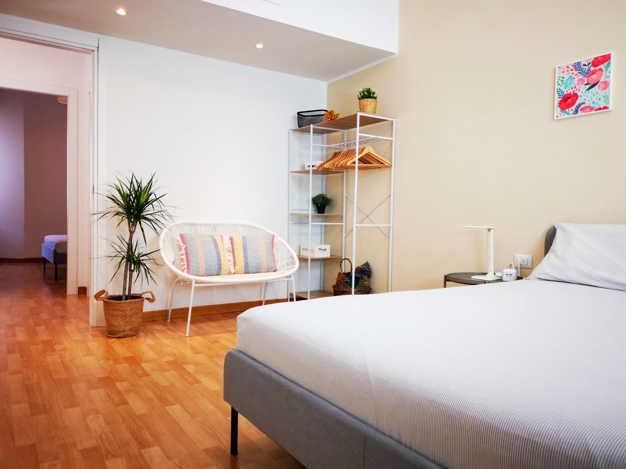 Spacious Apartment 50 Meters From The Metro ميلان المظهر الخارجي الصورة