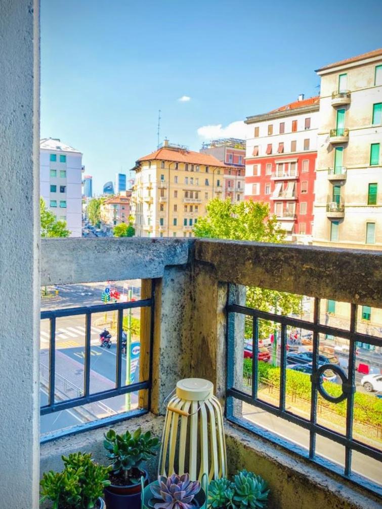 Spacious Apartment 50 Meters From The Metro ميلان المظهر الخارجي الصورة